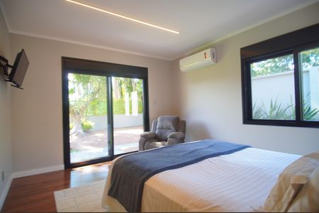 Casa à venda com 292m², 4 quartos e 4 vagasSuíte