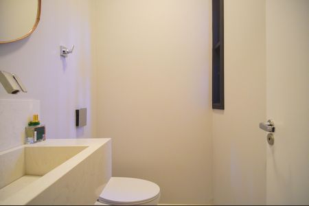 Casa à venda com 292m², 4 quartos e 4 vagasLavabo