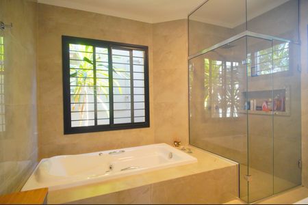 Casa à venda com 292m², 4 quartos e 4 vagasBanheiro da Suíte