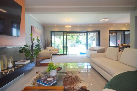 Casa à venda com 292m², 4 quartos e 4 vagasSala