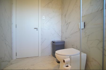 Casa à venda com 292m², 4 quartos e 4 vagasBanheiro