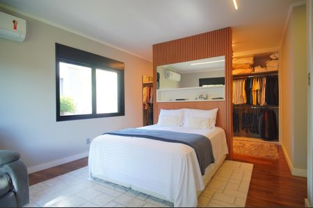 Casa à venda com 292m², 4 quartos e 4 vagasSuíte