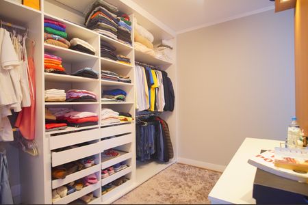 Casa à venda com 292m², 4 quartos e 4 vagasCloset da suíte