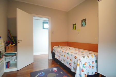 Casa à venda com 292m², 4 quartos e 4 vagasQuarto 2