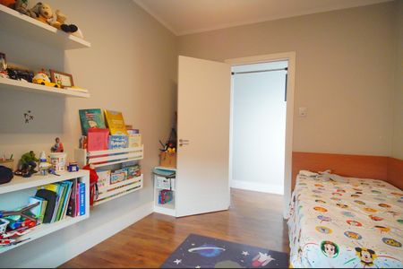 Casa à venda com 292m², 4 quartos e 4 vagasQuarto 2