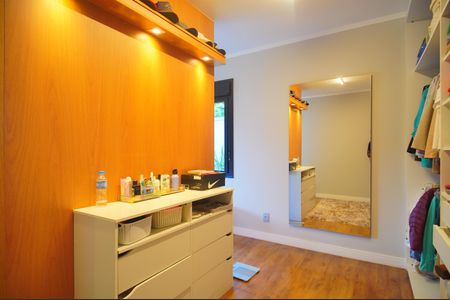 Casa à venda com 292m², 4 quartos e 4 vagasCloset da suíte