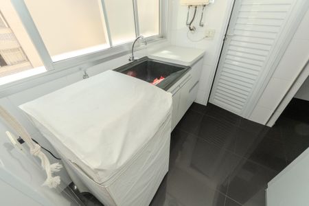 Apartamento para alugar com 105m², 2 quartos e 1 vagaÁrea de Serviço