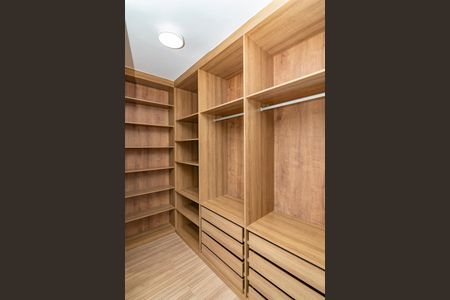 Apartamento para alugar com 44m², 1 quarto e 1 vaga Apartamento para alugar com 44m², 1 quarto e 1 vagaCloset da suíte