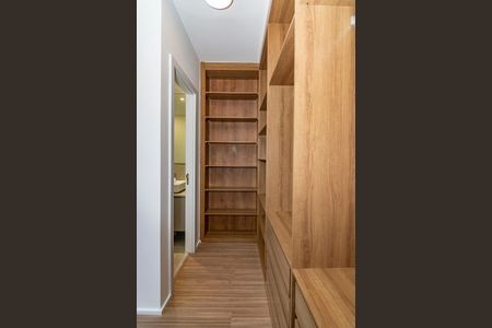 Apartamento para alugar com 44m², 1 quarto e 1 vaga Apartamento para alugar com 44m², 1 quarto e 1 vagaCloset da suíte