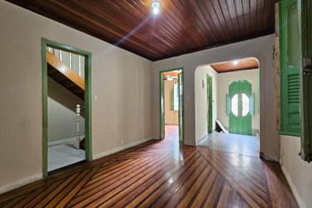 Casa para alugar com 5 quartos, 280m² em Saúde, Salvador