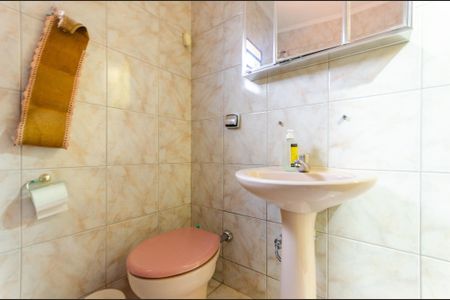 Casa à venda com 190m², 3 quartos e 3 vagas Casa à venda com 190m², 3 quartos e 3 vagasSuíte - Banheiro