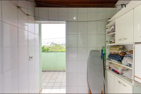 Casa à venda com 190m², 3 quartos e 3 vagas Casa à venda com 190m², 3 quartos e 3 vagasÁrea de Serviço