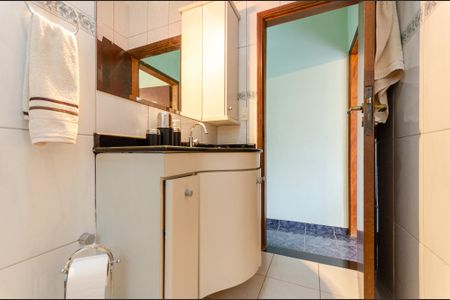 Casa à venda com 190m², 3 quartos e 3 vagas Casa à venda com 190m², 3 quartos e 3 vagasBanheiro