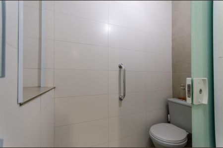 Casa à venda com 190m², 3 quartos e 3 vagas Casa à venda com 190m², 3 quartos e 3 vagasBanheiro de serviço