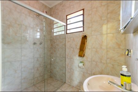 Casa à venda com 190m², 3 quartos e 3 vagas Casa à venda com 190m², 3 quartos e 3 vagasSuíte - Banheiro