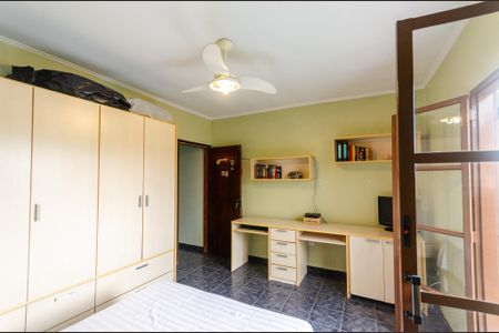 Casa à venda com 190m², 3 quartos e 3 vagas Casa à venda com 190m², 3 quartos e 3 vagasQuarto 2