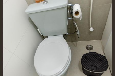 Casa à venda com 190m², 3 quartos e 3 vagas Casa à venda com 190m², 3 quartos e 3 vagasBanheiro de serviço