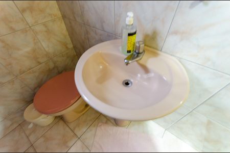 Casa à venda com 190m², 3 quartos e 3 vagas Casa à venda com 190m², 3 quartos e 3 vagasSuíte - Banheiro