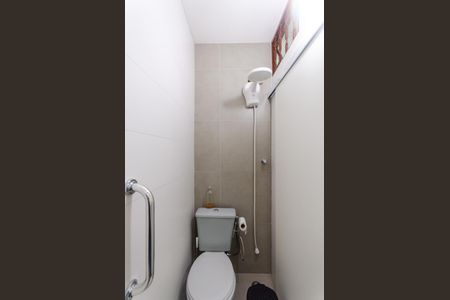 Casa à venda com 190m², 3 quartos e 3 vagas Casa à venda com 190m², 3 quartos e 3 vagasBanheiro de serviço