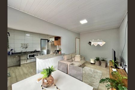 Sala de casa à venda com 1 quarto, 200m² em Vicentina, São Leopoldo