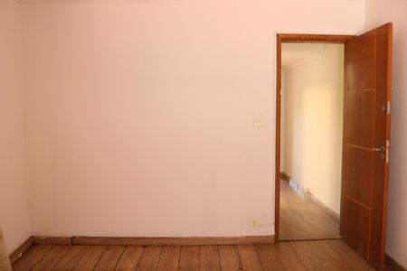 Quarto 1 de casa para alugar com 2 quartos, 90m² em Bela Aliança, São Paulo