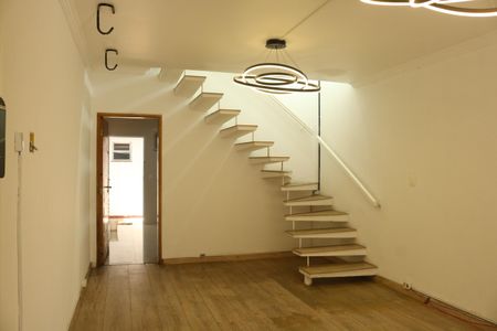 Sala de casa para alugar com 2 quartos, 90m² em Bela Aliança, São Paulo