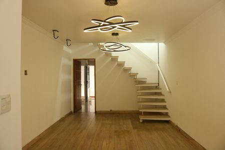 Sala de casa para alugar com 2 quartos, 90m² em Bela Aliança, São Paulo