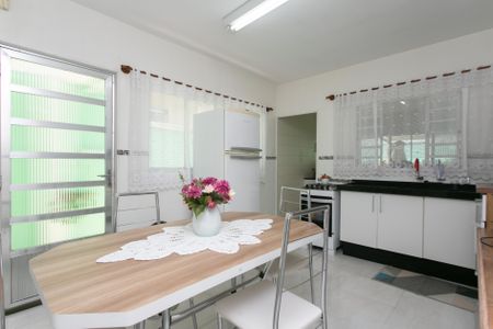 Casa à venda com 125m², 3 quartos e 1 vagaCozinha 