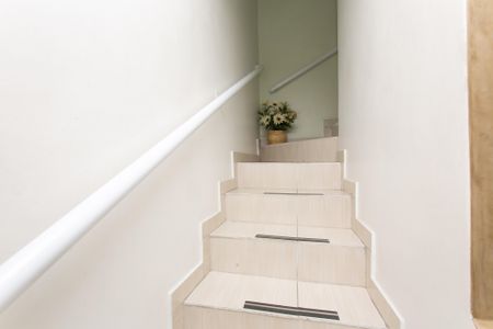 Casa à venda com 125m², 3 quartos e 1 vagaEscada - Quartos