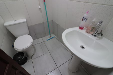 Casa à venda com 350m², 5 quartos e 3 vagasBanheiro 2