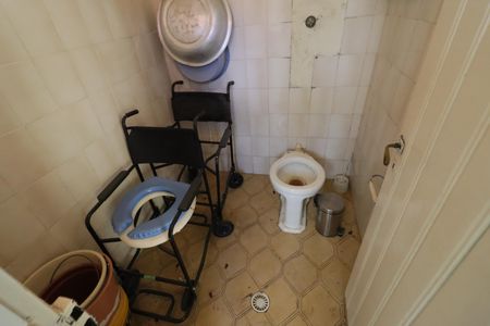 Casa à venda com 350m², 5 quartos e 3 vagasBanheiro de serviço