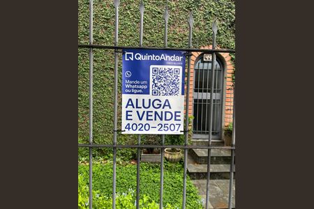 Casa à venda com 326m², 5 quartos e sem vaga Casa à venda com 326m², 5 quartos e sem vagaPlaquinha