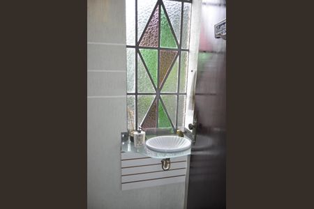 Casa à venda com 326m², 5 quartos e sem vagaLavabo