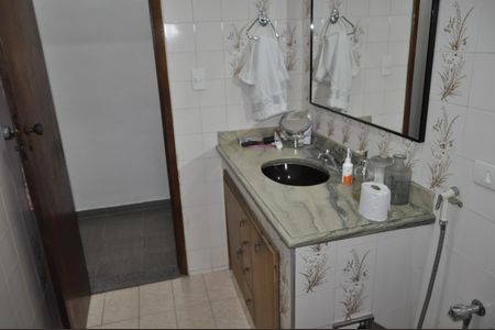 Casa à venda com 326m², 5 quartos e sem vagaBanheiro Social