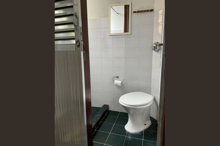 Casa à venda com 326m², 6 quartos e sem vagaBanheiro