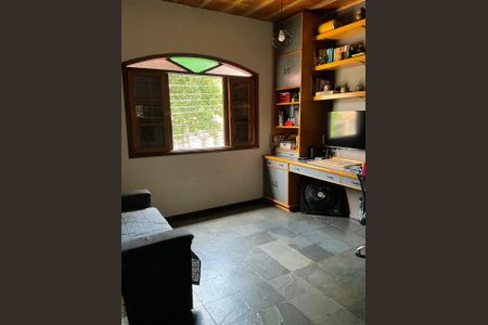 Casa à venda com 326m², 6 quartos e sem vagaQuarto