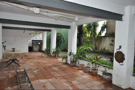 Casa à venda com 326m², 5 quartos e sem vagaÁrea comum