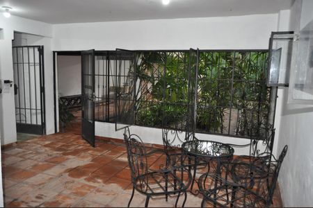 Casa à venda com 326m², 5 quartos e sem vagaÁrea comum