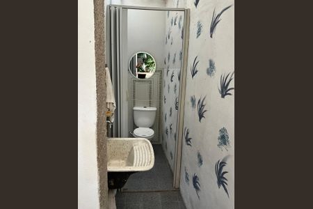 Casa à venda com 326m², 6 quartos e sem vagaBanheiro de Serviço