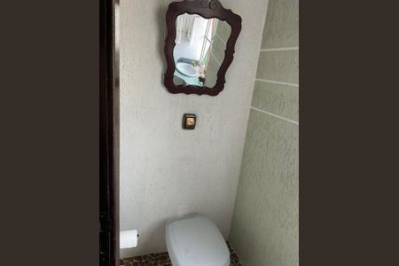 Casa à venda com 326m², 6 quartos e sem vagaBanheiro de Serviço