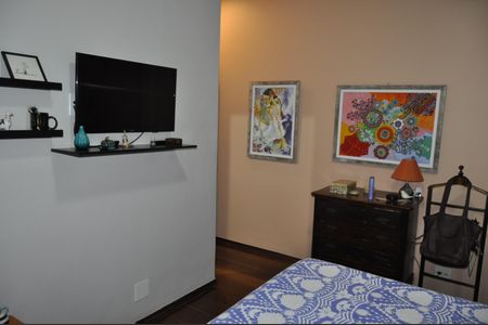 Casa à venda com 326m², 5 quartos e sem vagaSuíte 