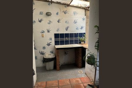 Casa à venda com 326m², 6 quartos e sem vagaÁrea de Serviço