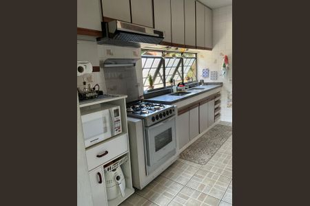 Casa à venda com 326m², 6 quartos e sem vagaCozinha