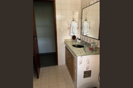 Casa à venda com 326m², 6 quartos e sem vagaBanheiro
