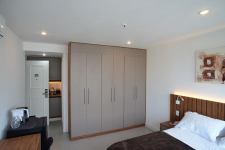 Sala/Quarto de kitnet/studio para alugar com 1 quarto, 28m² em Barra da Tijuca, Rio de Janeiro