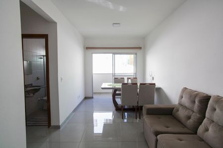 Sala de apartamento para alugar com 2 quartos, 62m² em Santa Mônica, Uberlândia