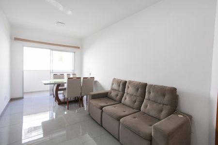 Sala de apartamento para alugar com 2 quartos, 62m² em Santa Mônica, Uberlândia