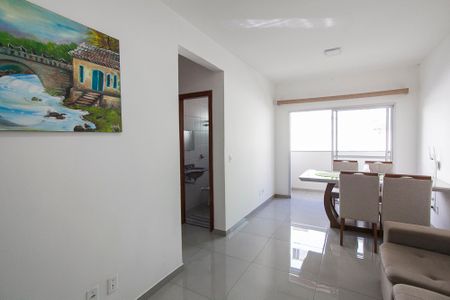 Sala de apartamento para alugar com 2 quartos, 62m² em Santa Mônica, Uberlândia