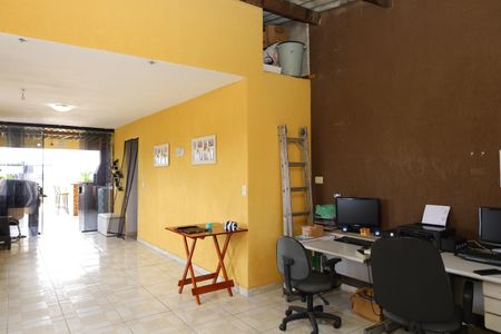 Casa para alugar com 180m², 3 quartos e sem vagaÁrea de lazer