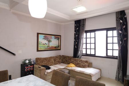 Sala de casa para alugar com 3 quartos, 180m² em Jardim Lajeado, São Paulo